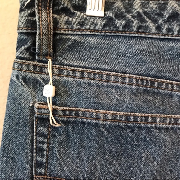 Van Heusen Classic Fit Blue Jeans Size 34 x 32 - Picture 14 of 14